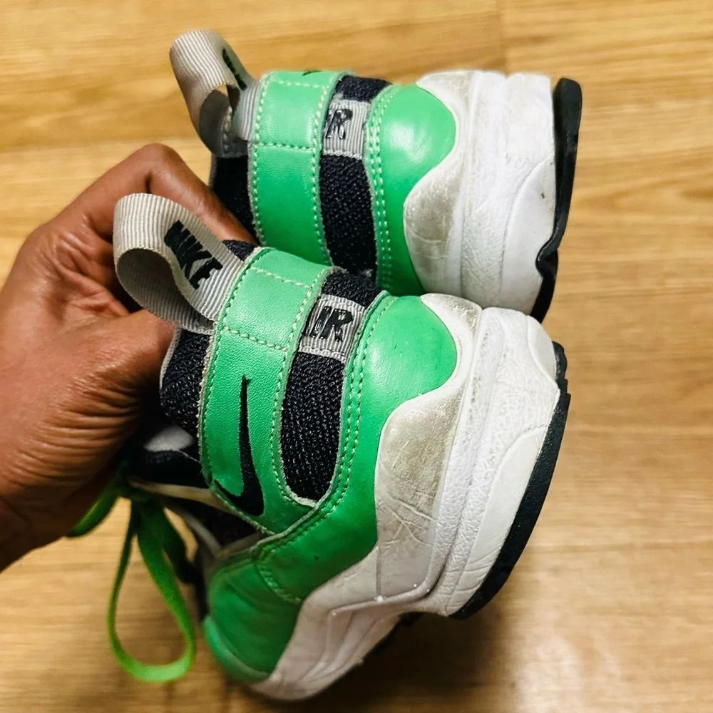 NIKE Air Green Sneakers